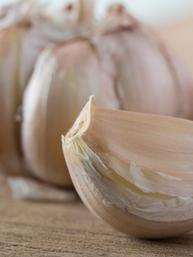 How to Use Garlic Water For Hair Growth